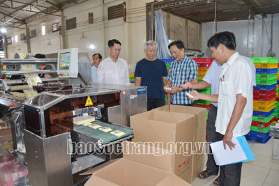 Hỗ trợ hộ kinh doanh ứng dụng máy móc, thiết bị tiên tiến trong sản xuất bánh kẹo
