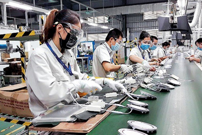 Kinh nghiệm điều chỉnh chính sách tài khóa hỗ trợ nền kinh tế của các nước trên thế giới trong đại dịch Covid-19 và gợi ý đối với Việt Nam