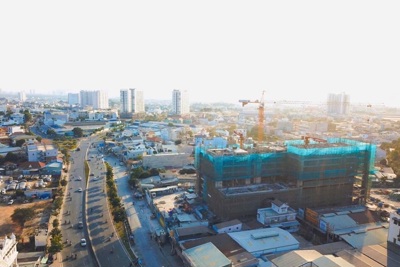 Tập đoàn Đất Xanh lên tiếng về nhóm người bịt mặt căng băng rôn trước dự án Opal Boulevard 