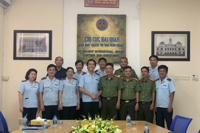 Hải quan Tân Sơn Nhất phối hợp đấu tranh phòng chống tội phạm kinh tế xuyên quốc gia
