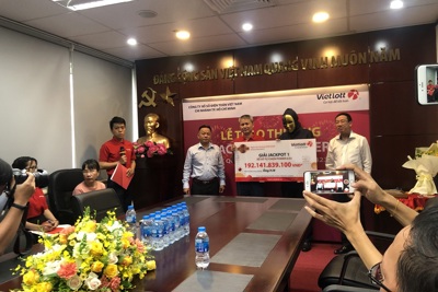 Vietlott trao thưởng hơn 192 tỉ đồng cho một khách hàng may mắn