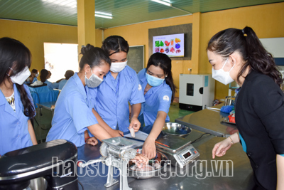 Đào tạo nghề cho người lao động đáp ứng cuộc cách mạng công nghiệp lần thứ tư
