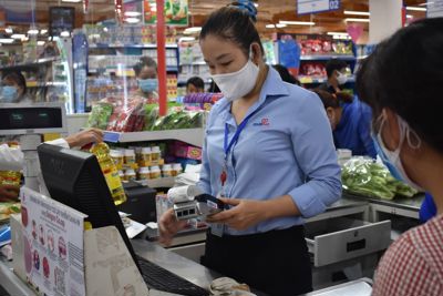 Người dân chưa có thói quen thanh toán không dùng tiền mặt 