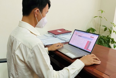 Cục Thuế Hậu Giang tổ chức nộp thuế điện tử của cá nhân qua ứng dụng eTax Mobile