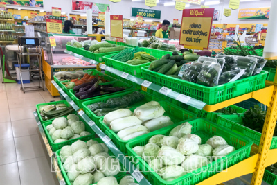 Xăng giảm giá nhưng hàng hóa vẫn “giậm chân” tại chỗ