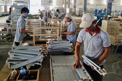 Doanh nghiệp chủ động nối lại sản xuất bảo đảm an toàn