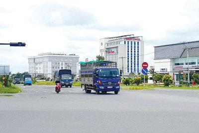 Đầu tư đồng bộ hệ thống giao thông tháo gỡ điểm nghẽn cửa ngõ miền Tây 