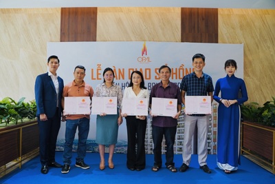 Opal Boulevard bàn giao "sổ hồng" đợt đầu cho cư dân