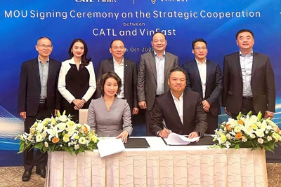 CATL và Vinfast hợp tác chiến lược toàn cầu, thúc đẩy di chuyển điện hóa 