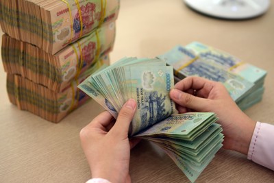 Ngân hàng lãi "khủng", nhân viên ngóng thưởng Tết lớn