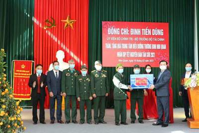 Bộ trưởng Đinh Tiến Dũng thăm, chúc Tết tại Nho Quan, Ninh Bình