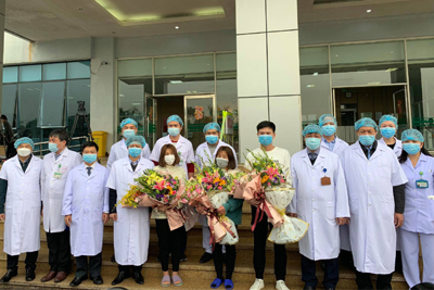 [Video] Bác sĩ bệnh viện Bệnh Nhiệt đới đã điều trị 3 bệnh nhân nhiễm nCoV thế nào?