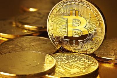 ''Cơn sốt'' bitcoin thổi bùng quan ngại về "bong bóng" đầu cơ