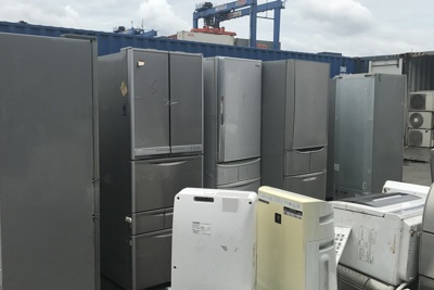 [Video] Container chứa hơn 300 thiết bị điện tử cũ