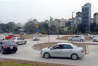 [Video] Từ 1/5 học lý thuyết lái xe đến 90 tiếng, học viên than khó 