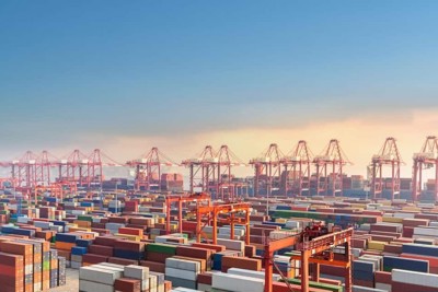 Chi phí vận chuyển hàng hóa toàn cầu đang tăng chóng mặt, rủi ro lạm phát tăng cao