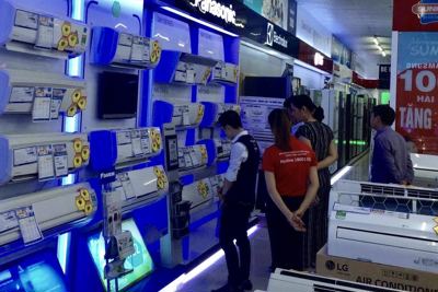 Thị trường các sản phẩm chống nắng nóng trở lên rất sôi động