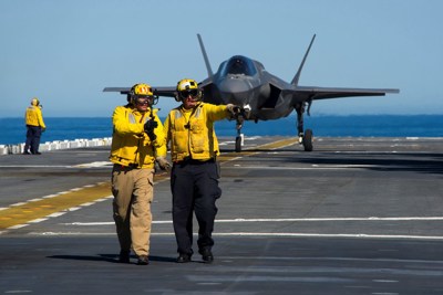 [Infographics] Trung Quốc lo ngại khi Mỹ điều siêu tàu đổ bộ chất đầy F-35B tới Thái Bình Dương