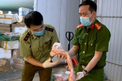 [Video] Sáu tấn thực phẩm bẩn bị bắt giữ