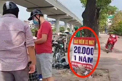 [Video] Trục lợi từ việc người dân đổ xô đi mua bảo hiểm xe máy