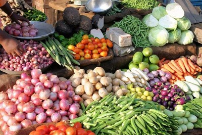 Giá thực phẩm ngày 29/5: Rau xanh giảm giá nhẹ