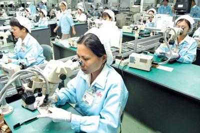  Kinh tế Việt Nam đang diễn biến tích cực, nhưng phải lường trước các rủi ro 