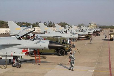 [Infographics] Bất ngờ Trung Quốc cho 40 tiêm kích J-10 áp sát biên giới Ấn Độ từ ngả Pakistan