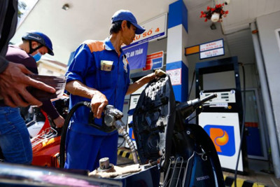  Giá xăng dầu hôm nay 8/7: Tiếp tục giảm