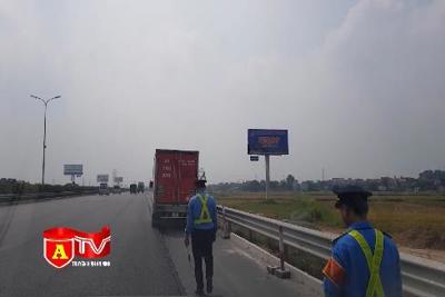[Video] Xử lý xe dừng, đỗ trên đường tiềm ẩn tai nạn giao thông
