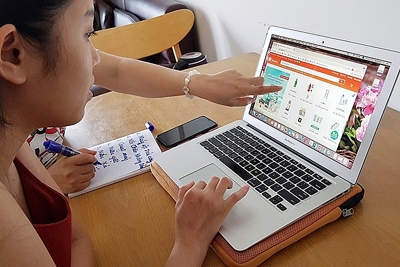 Nhận xét giả khi mua hàng online: Cách nào nhận biết?