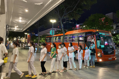 [Video] Tập đoàn Phương Trang huy động 5.000 chuyến xe đưa người dân về quê miễn phí
