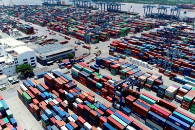  Đề nghị miễn phí điều chỉnh thông tin cho hàng chuyển từ cảng Cát Lái