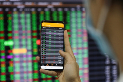 [Infographics] Hết tháng 7, VNIndex đạt 1.310,05 điểm