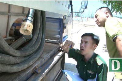 [Video] Gian nan "cuộc chiến" chống buôn lậu xăng dầu trên biển
