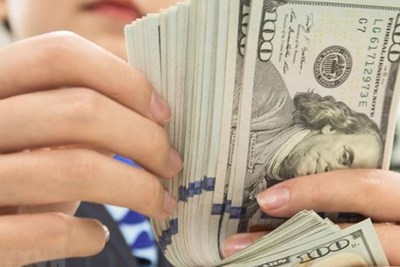 Reuters: Đà suy giảm của đồng USD có thể kéo dài sang năm 2021