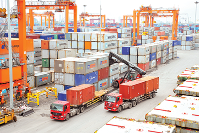 Doanh nghiệp cần tuân thủ các điều khoản mua bán hàng hóa quốc tế
