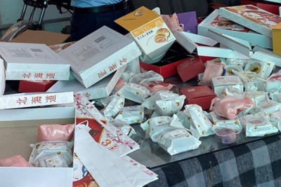  Lên tiếp phát hiện bánh trung thu trôi nổi, cảnh báo nguy cơ ngộ độc
