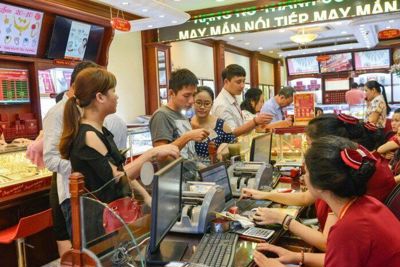 Vàng trong nước vẫn tăng ngược dự đoán