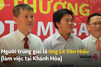 [Video] Nhận hơn 20 tỷ trúng số qua tin nhắn bằng điện thoại "cục gạch"