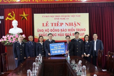 Cục Hải quan Nghệ An chung tay chia sẻ khó khăn với đồng bào miền Trung