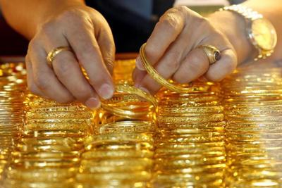 Vàng SJC giảm mạnh sau chuỗi 8 phiên tăng giá