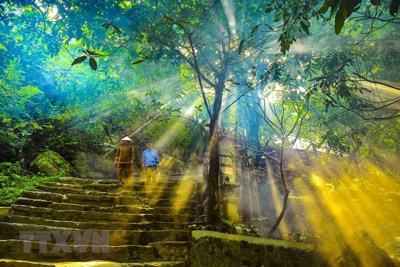 [Ảnh] Ngôi chùa cổ hơn 1.000 năm trên đỉnh núi Bái Đính