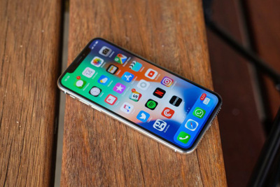[Video] Nguyên nhân iPhone, MacBook có giá trên trời