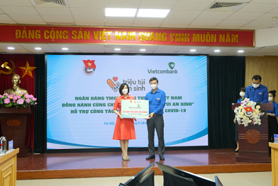 Vietcombank thích ứng linh hoạt, tạo "điểm sáng" trong bối cảnh đại dịch 