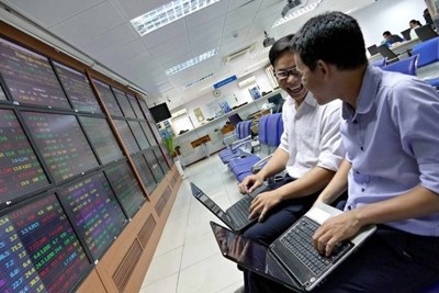 Thị trường chứng khoán - Tiếp đà hưng phấn?