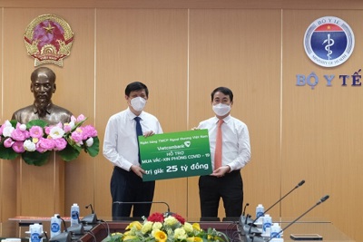 Mỗi năm, Vietcombank dành gần 200 tỷ đồng cho giáo dục và y tế 
