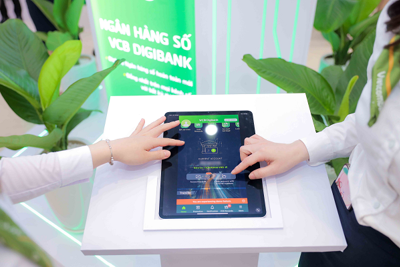 Vietcombank Ba Đình khai trương trụ sở và ra mắt dịch vụ ngân hàng số