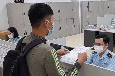 Hoàn thành vượt chỉ tiêu thu thuế xuất nhập khẩu năm 2021