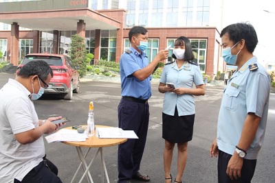 Hải quan Bình Dương triển khai quét mã QR phục vụ phòng, chống dịch bệnh