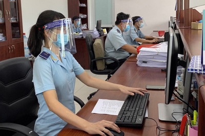 Hải quan Bình Dương vào cao điểm chống dịch, đảm bảo thông quan hàng hóa